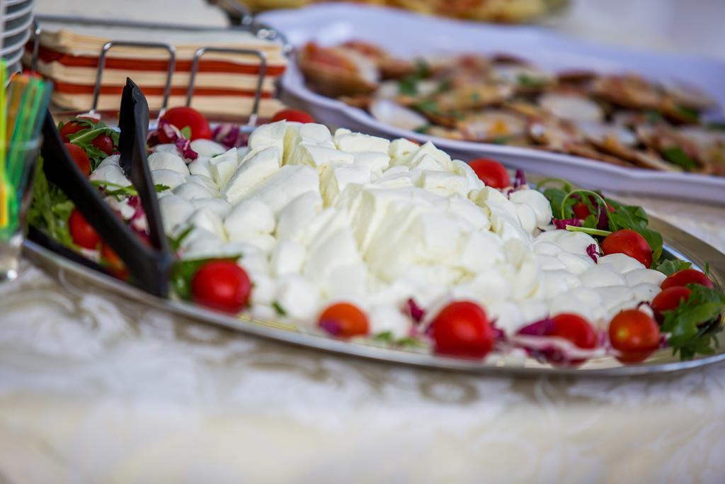 Hotel Ares Pontinia Екстер'єр фото
