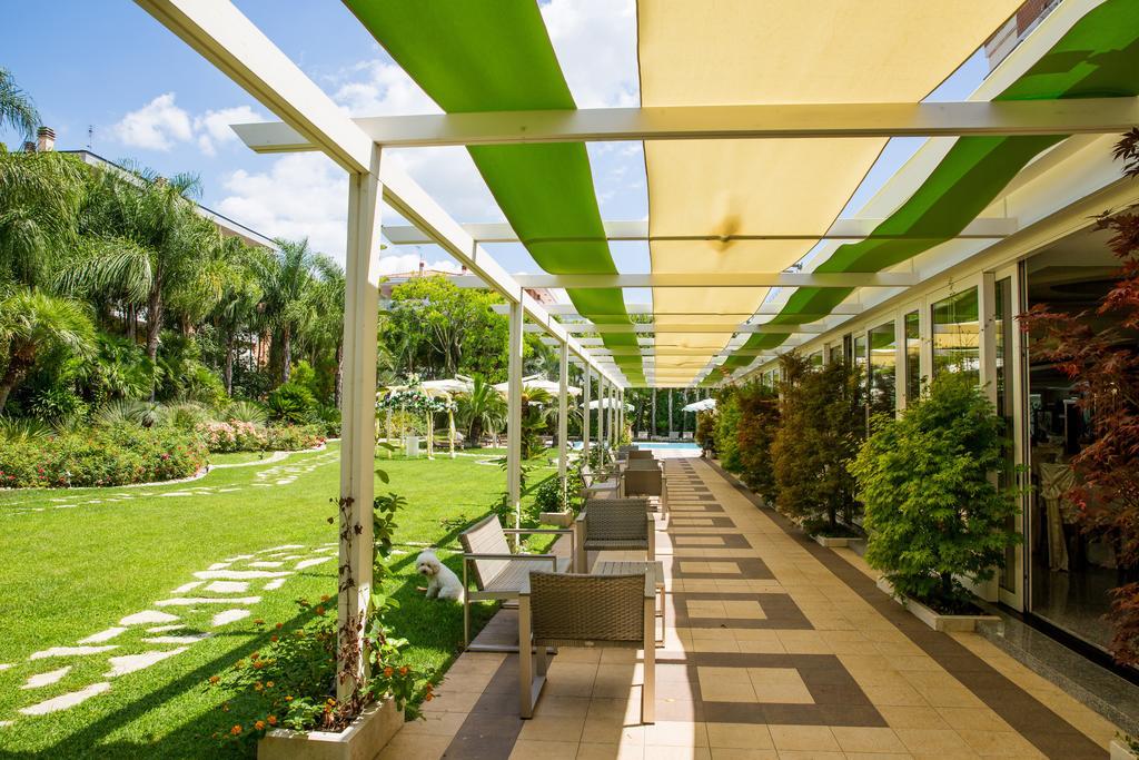 Hotel Ares Pontinia Екстер'єр фото