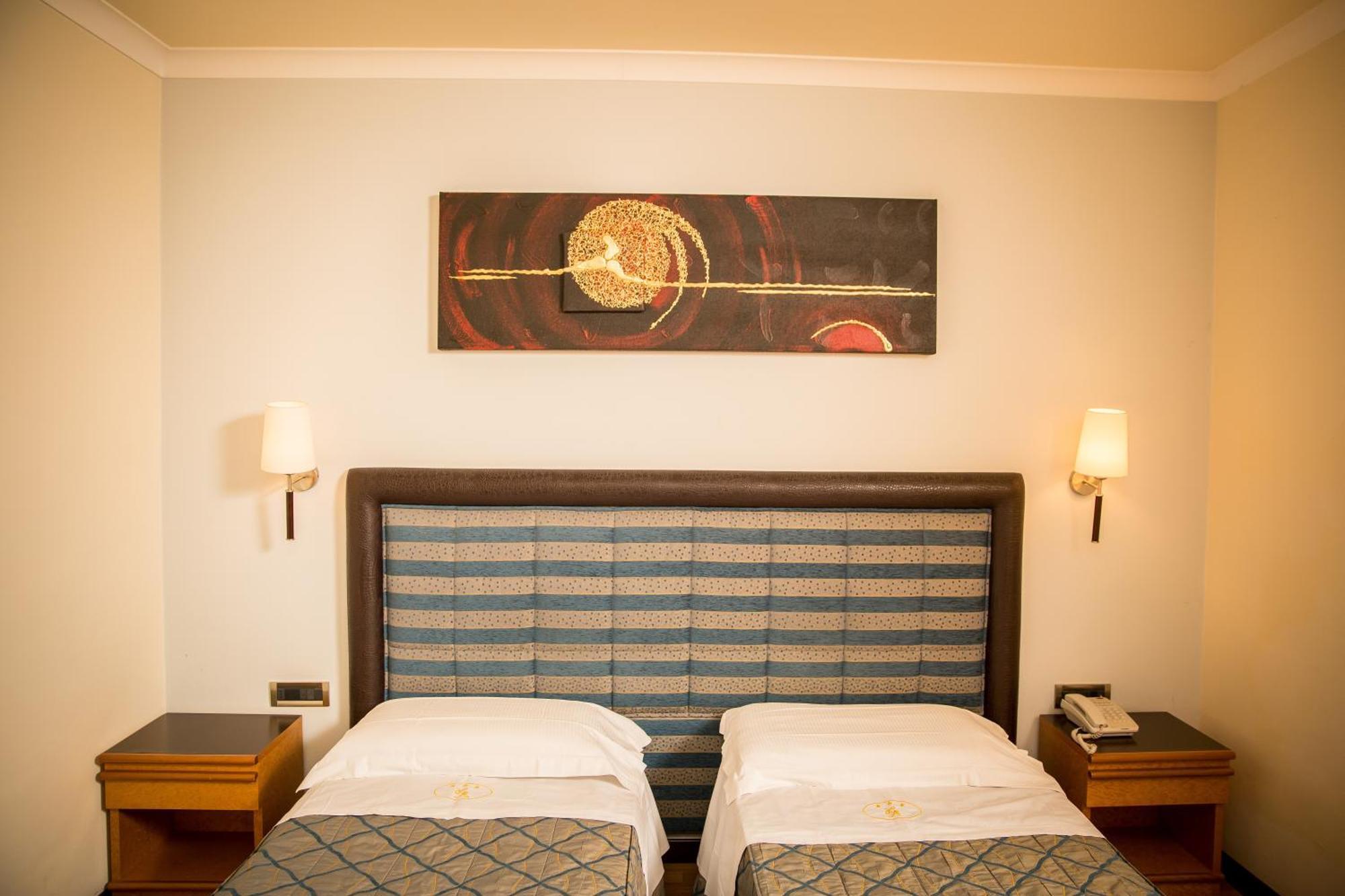Hotel Ares Pontinia Номер фото